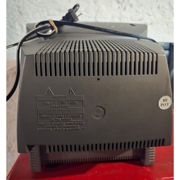 Magnavox 13" CRT TV – Vintage Gaming Display – Tested Working – Retro Tube TV - Picture 2 of 2